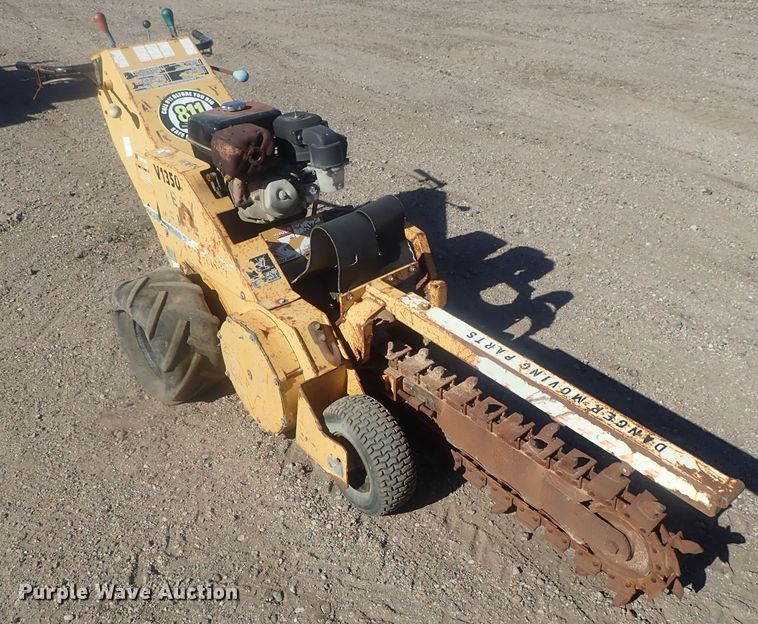 image for item DI7347 2000 Vermeer V1350  trencher