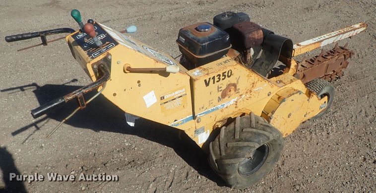 image for item DI7347 2000 Vermeer V1350  trencher