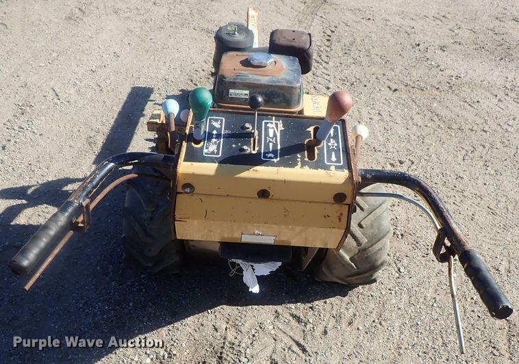 image for item DI7347 2000 Vermeer V1350  trencher