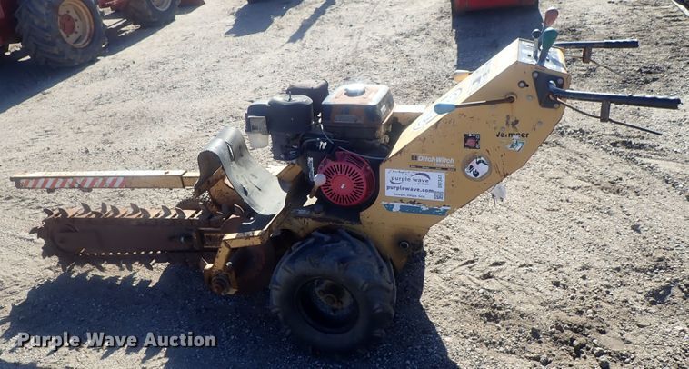 image for item DI7347 2000 Vermeer V1350  trencher