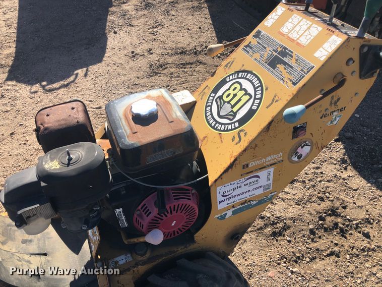 image for item DI7347 2000 Vermeer V1350  trencher