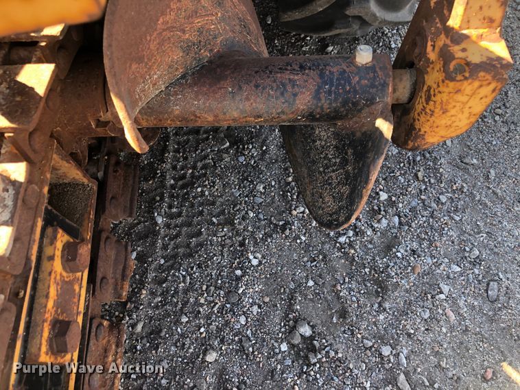 image for item DI7347 2000 Vermeer V1350  trencher