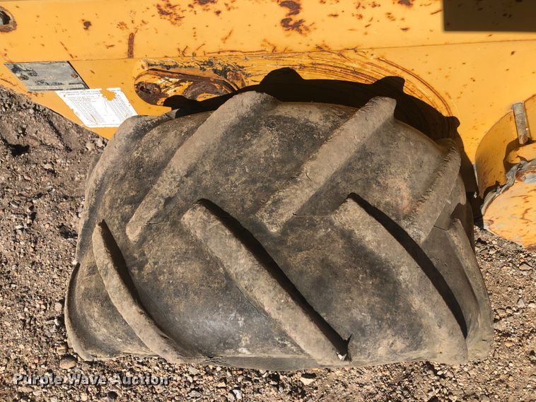 image for item DI7347 2000 Vermeer V1350  trencher