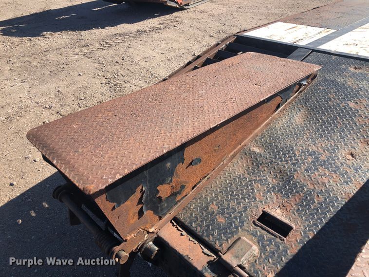 image for item DI7348 2013 PJ LD30GN equipment trailer