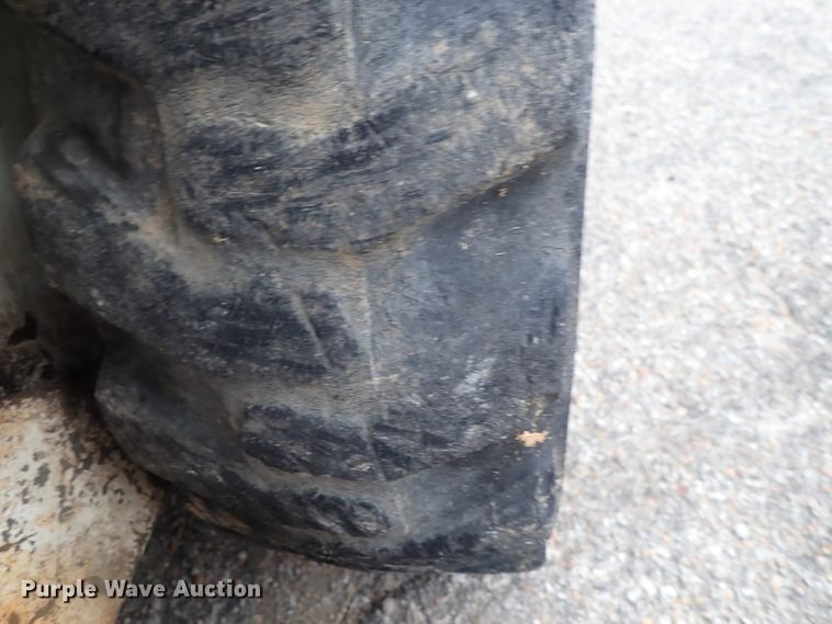 image for item DI7360 Bobcat 530  skid steer loader