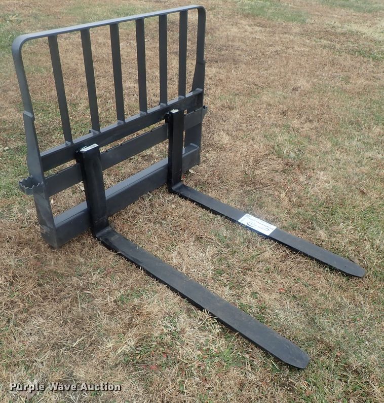 image for item DI7364 Case New Holland skid steer pallet forks
