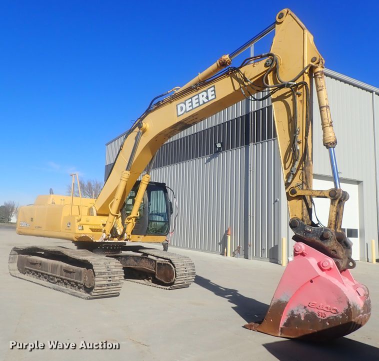 image for item DI7414 2005 John Deere 330C LC  excavator