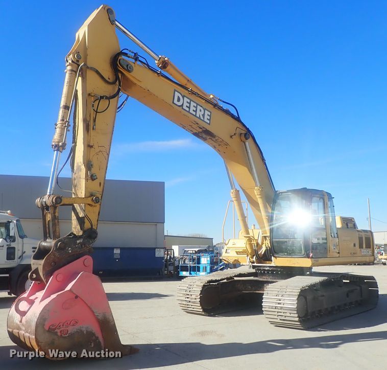 image for item DI7414 2005 John Deere 330C LC  excavator