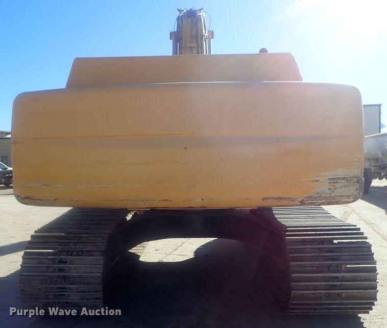 image for item DI7414 2005 John Deere 330C LC  excavator