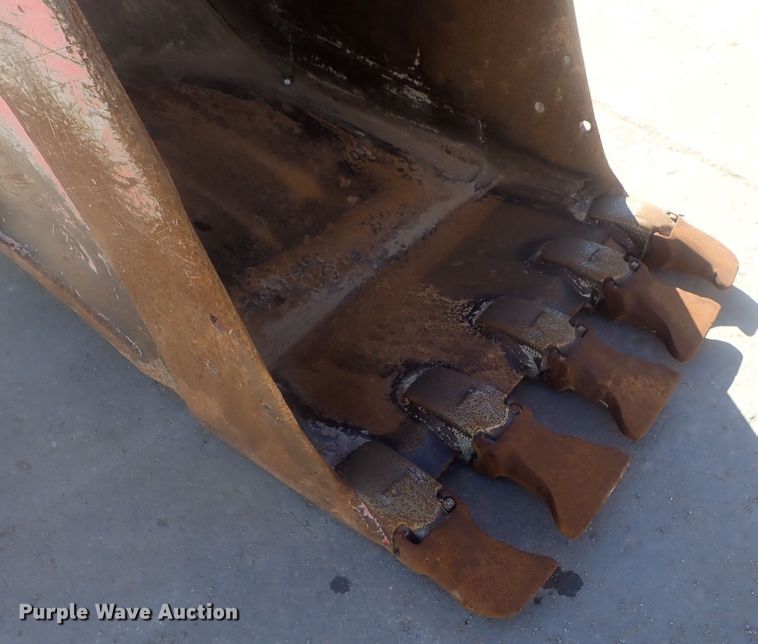 image for item DI7414 2005 John Deere 330C LC  excavator