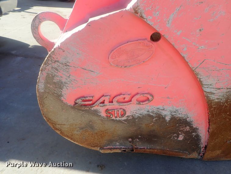 image for item DI7414 2005 John Deere 330C LC  excavator