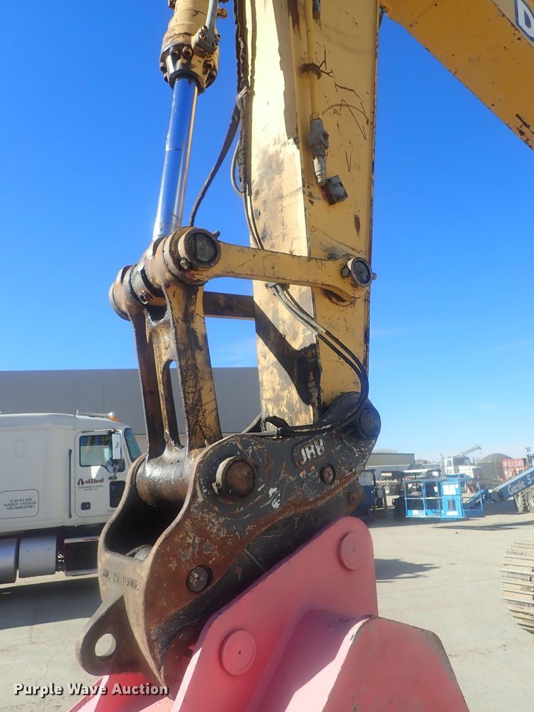 image for item DI7414 2005 John Deere 330C LC  excavator