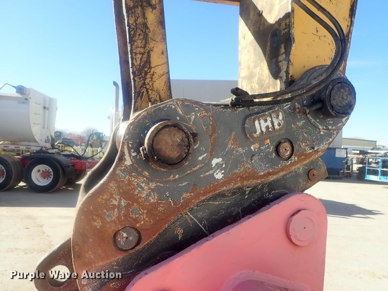 image for item DI7414 2005 John Deere 330C LC  excavator