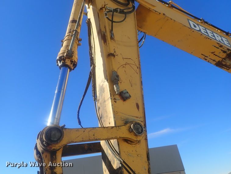 image for item DI7414 2005 John Deere 330C LC  excavator