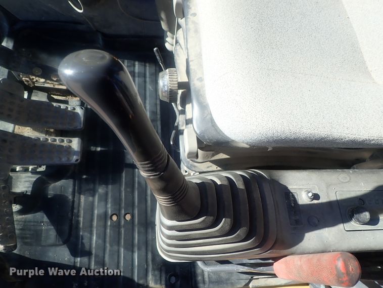 image for item DI7414 2005 John Deere 330C LC  excavator