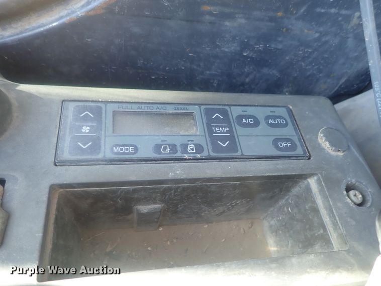 image for item DI7414 2005 John Deere 330C LC  excavator