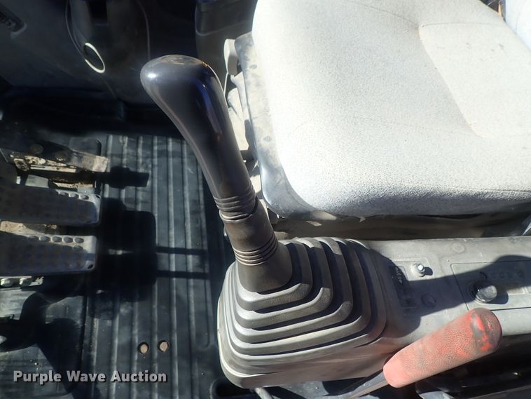 image for item DI7414 2005 John Deere 330C LC  excavator