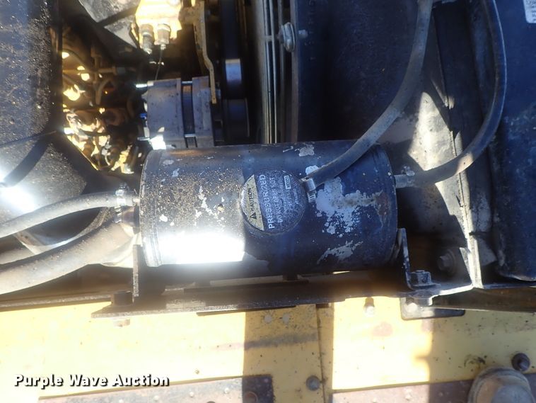 image for item DI7414 2005 John Deere 330C LC  excavator