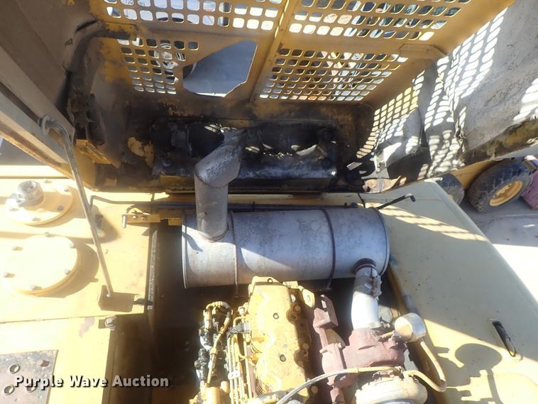 image for item DI7414 2005 John Deere 330C LC  excavator