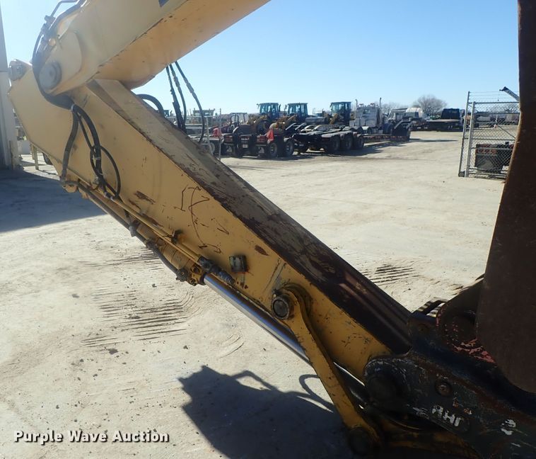 image for item DI7414 2005 John Deere 330C LC  excavator