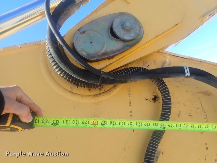 image for item DI7414 2005 John Deere 330C LC  excavator