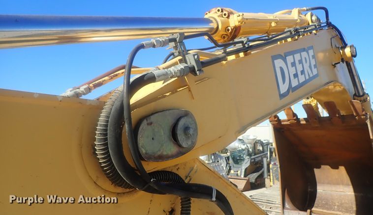 image for item DI7414 2005 John Deere 330C LC  excavator