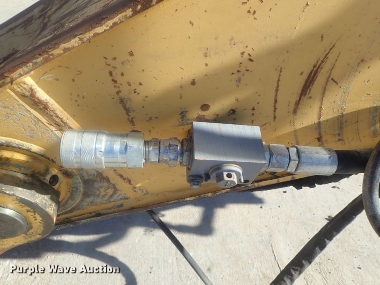 image for item DI7414 2005 John Deere 330C LC  excavator