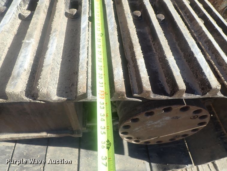 image for item DI7414 2005 John Deere 330C LC  excavator