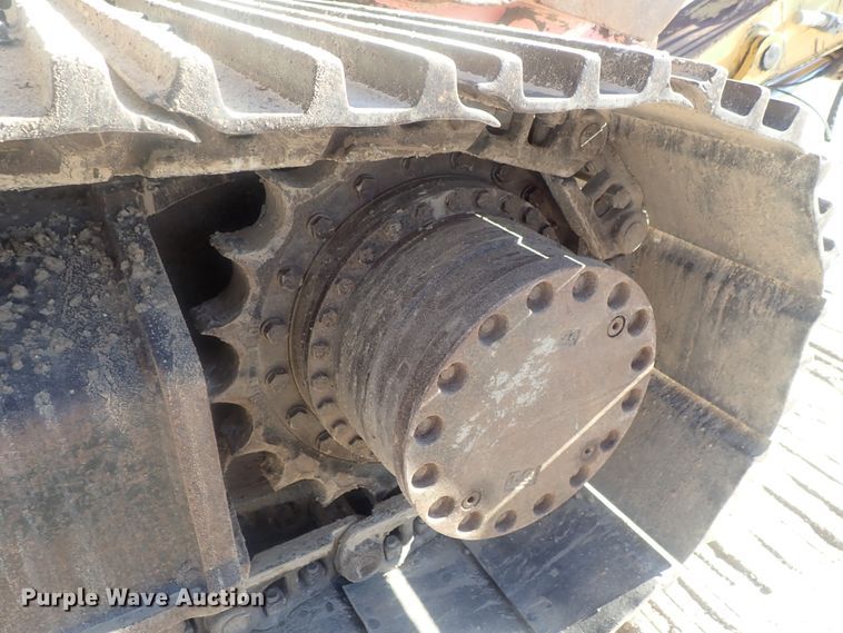 image for item DI7414 2005 John Deere 330C LC  excavator