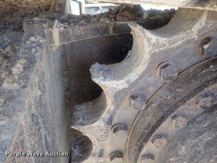 image for item DI7414 2005 John Deere 330C LC  excavator