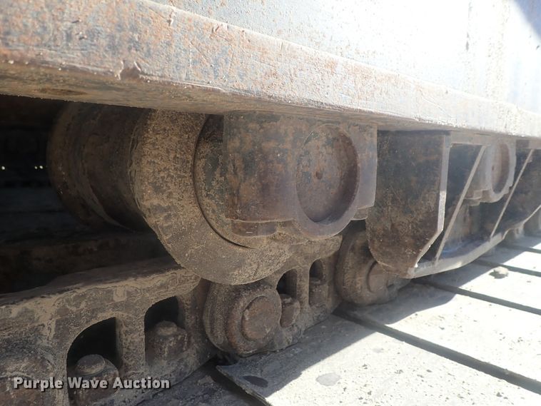 image for item DI7414 2005 John Deere 330C LC  excavator