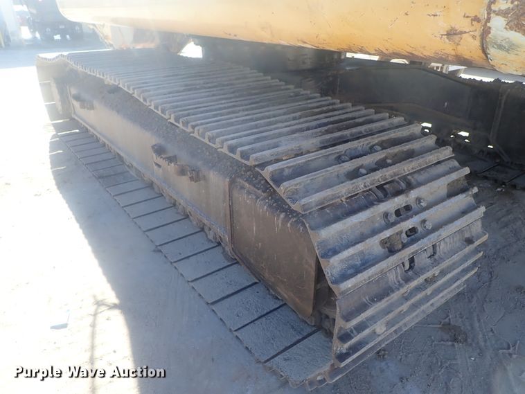 image for item DI7414 2005 John Deere 330C LC  excavator