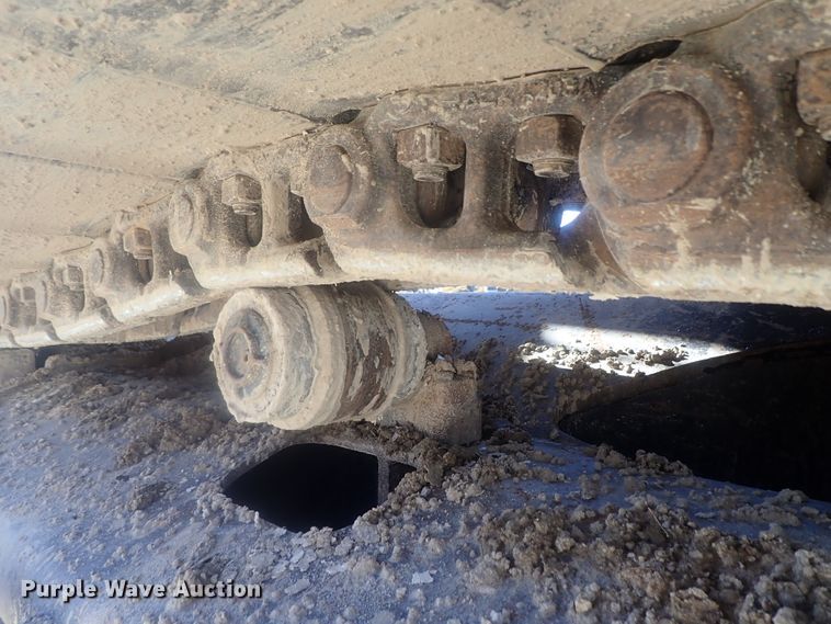 image for item DI7414 2005 John Deere 330C LC  excavator