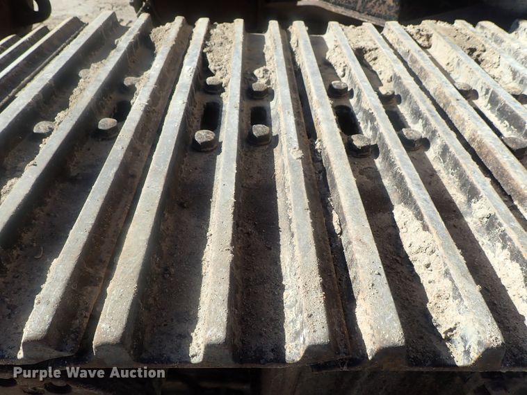 image for item DI7414 2005 John Deere 330C LC  excavator