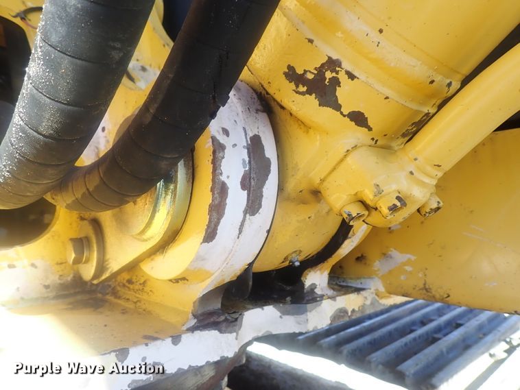 image for item DI7414 2005 John Deere 330C LC  excavator