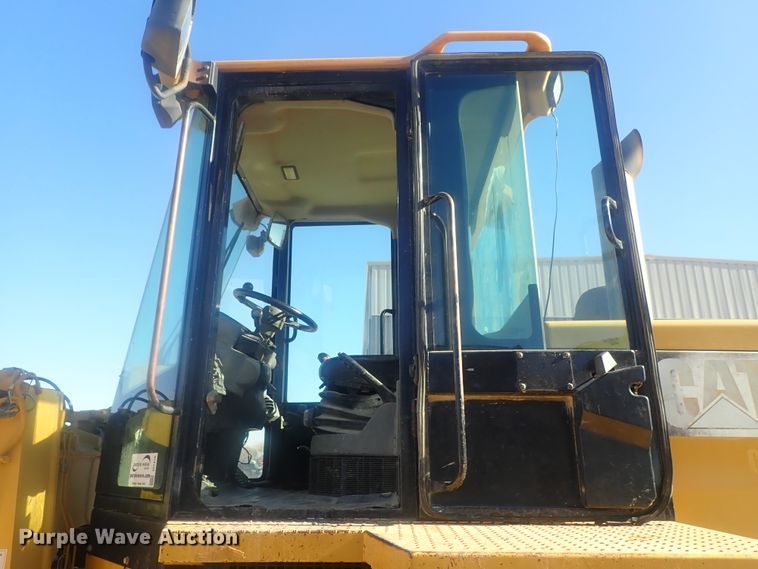 image for item DI7415 2004 Caterpillar 938G  wheel loader