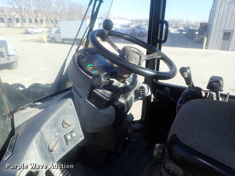 image for item DI7415 2004 Caterpillar 938G  wheel loader