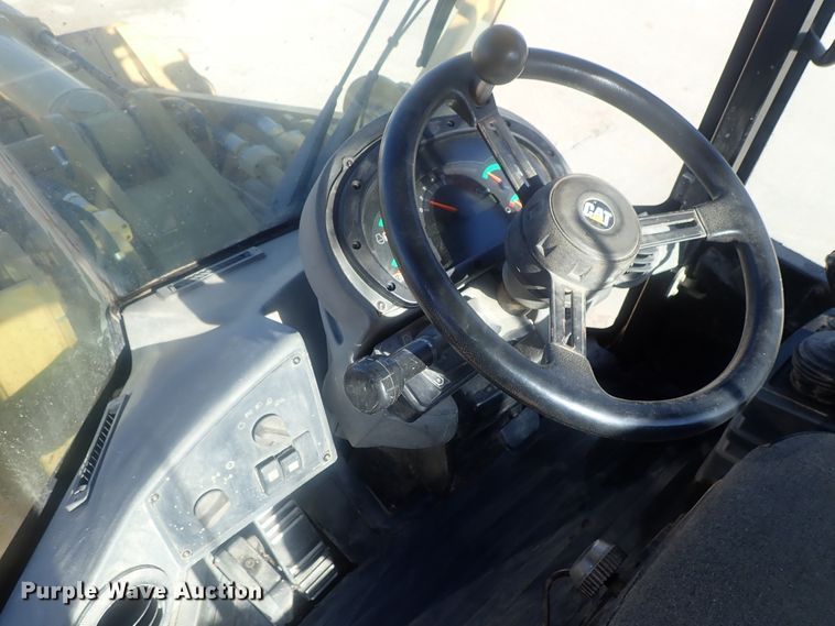 image for item DI7415 2004 Caterpillar 938G  wheel loader