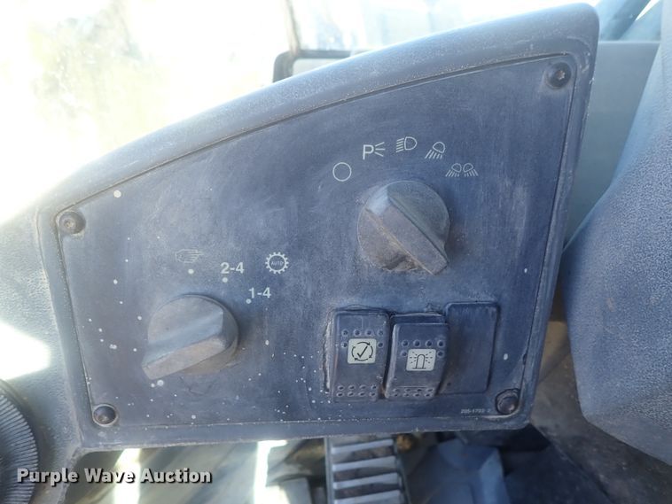 image for item DI7415 2004 Caterpillar 938G  wheel loader