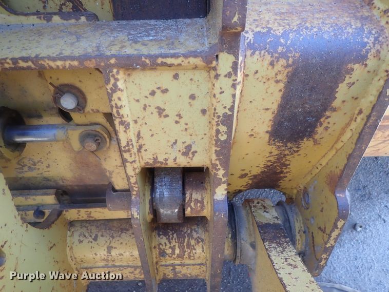 image for item DI7415 2004 Caterpillar 938G  wheel loader