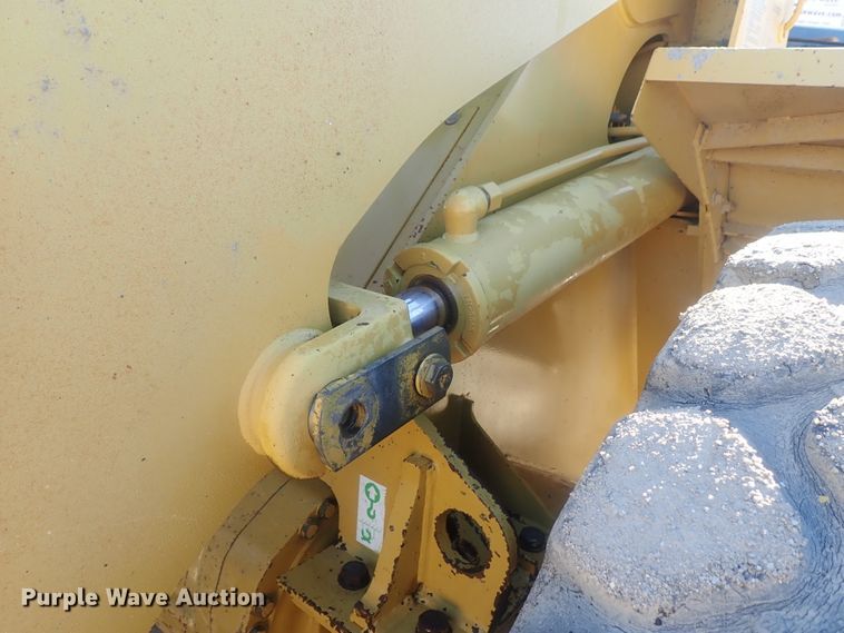 image for item DI7415 2004 Caterpillar 938G  wheel loader