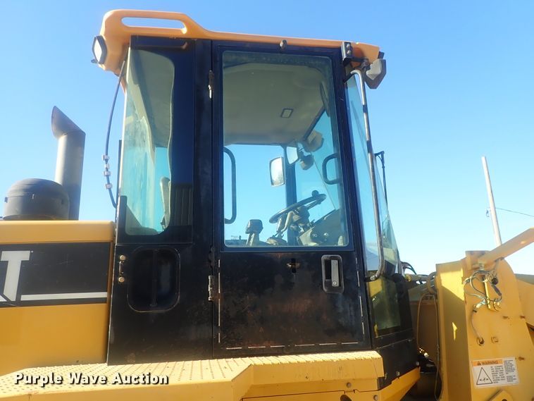 image for item DI7415 2004 Caterpillar 938G  wheel loader