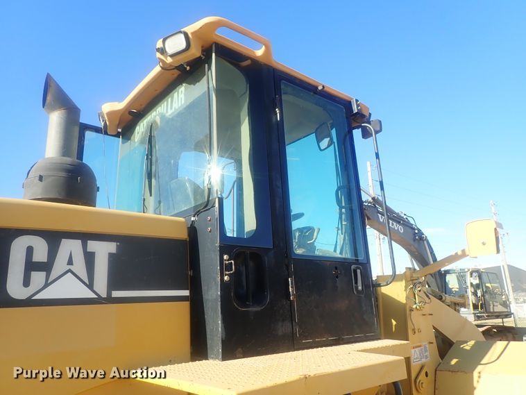 image for item DI7415 2004 Caterpillar 938G  wheel loader