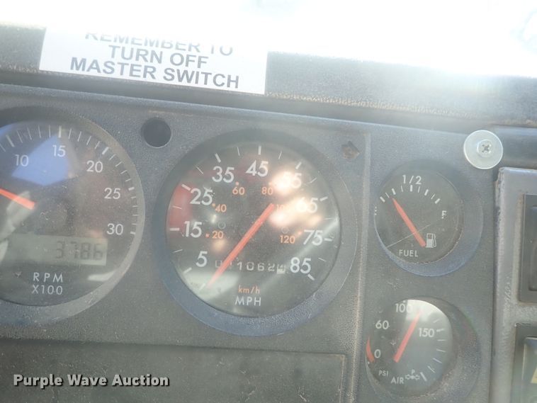 image for item DI7422 2000 Freightliner FL112  dump truck