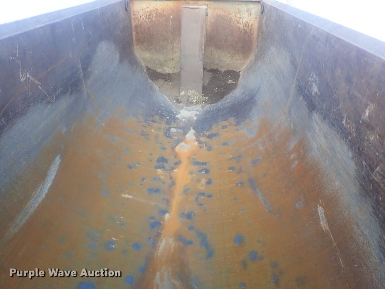 image for item DI7422 2000 Freightliner FL112  dump truck