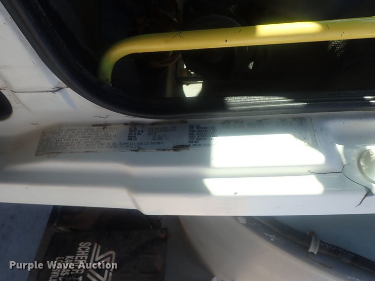 image for item DI7422 2000 Freightliner FL112  dump truck