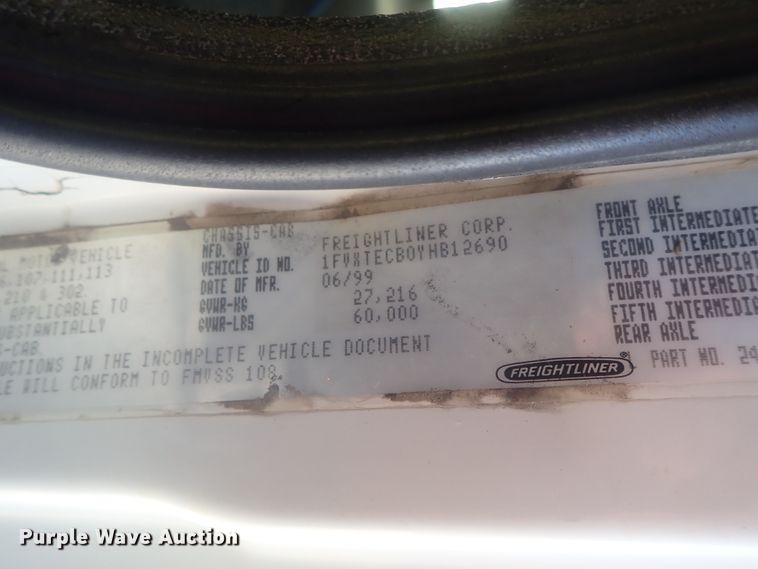 image for item DI7422 2000 Freightliner FL112  dump truck