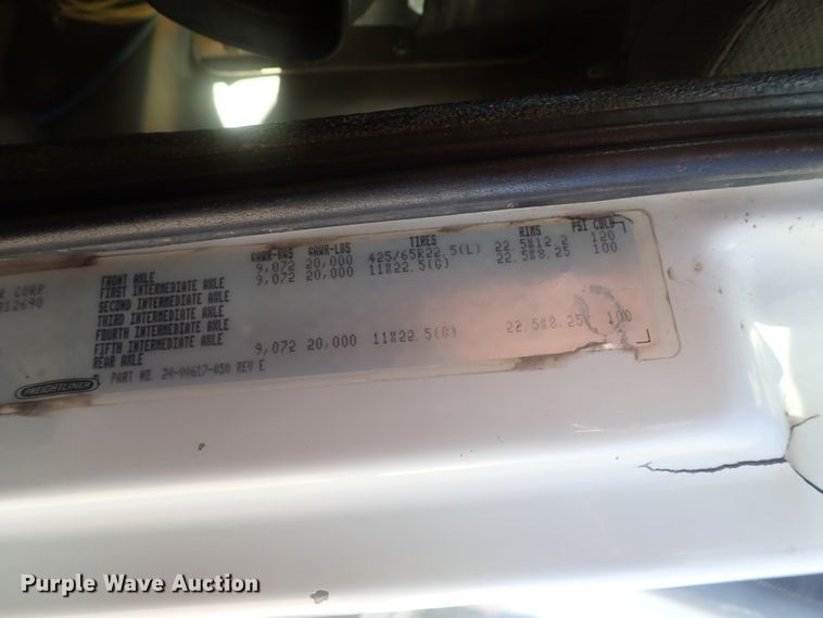 image for item DI7422 2000 Freightliner FL112  dump truck