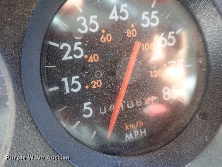 image for item DI7422 2000 Freightliner FL112  dump truck