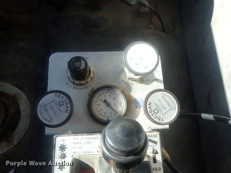 image for item DI7422 2000 Freightliner FL112  dump truck